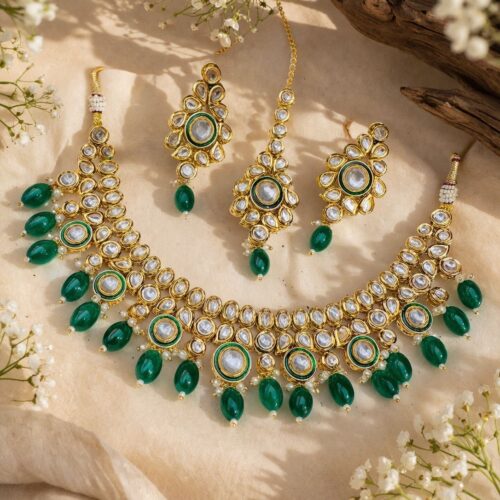Nayra Kundan Set