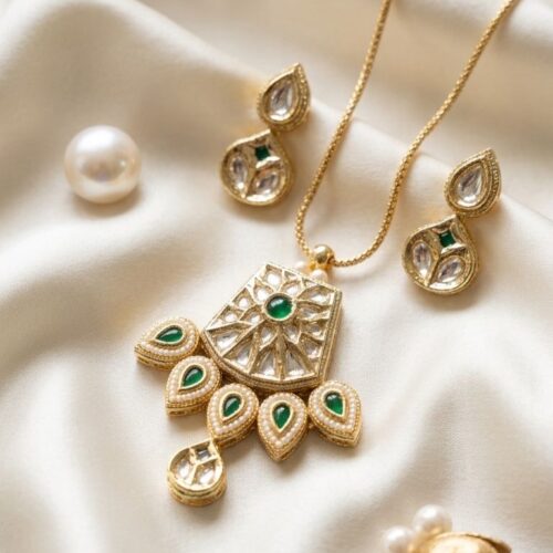 Dewdrop Kundan Pendant Set