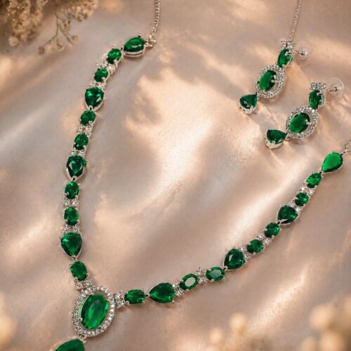 Dewdrop Emeralds Necklace Set