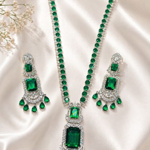 The Maharani Emerald Suite Necklace Set