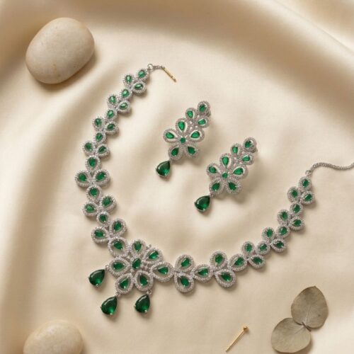 Luxe Drop Emeralds Necklace Set
